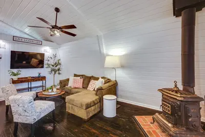 Image de Willis Vacation Rental ~ 2 Mi to Lake Conroe!