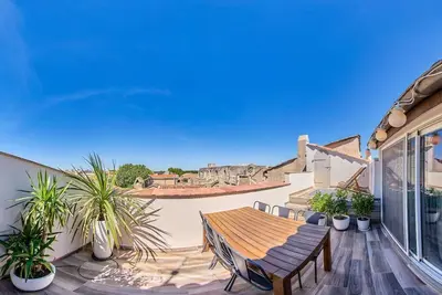Image de Truchet Penthouse : Havre de paix avec terrasse, vue imprenable sur les monuments arlésiens