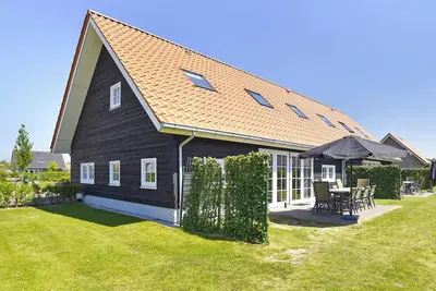Image de Luxury holiday home with a sun shower and sauna that can accommodate up to 10 people