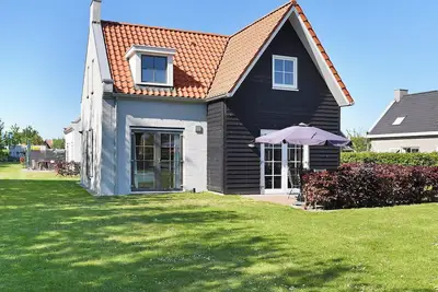 Image de Detached holiday home with 4 bedrooms and 2 bathrooms