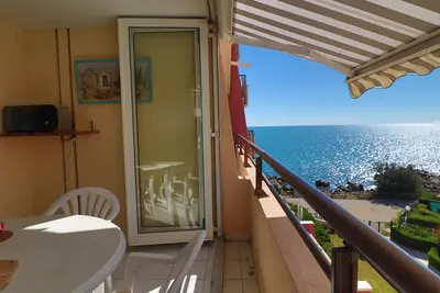 Image de 3 pièces rénové avec loggia, Wifi et parking à Sète