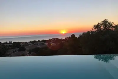 Image de Magnifique Maison Aux Prestations Haut-De-Gamme Vue Panoramique Sur La Mer