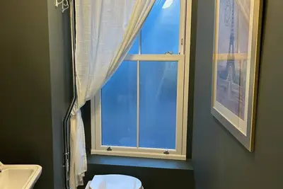 Image de Fabulous, newly refurbished Townhouse on the Main Street in Cork City Centre