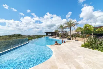 Image de Serenity in the Sky - Studio with Rooftop and Plunge pool