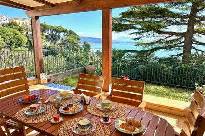 Image de Villa Indipendente Panoramica Immersa in un Giardino Mediterraneo di 700 mq