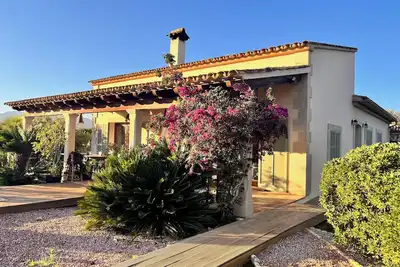 Image de 6 Bedroom Country House w/ Pool & Mountain Views