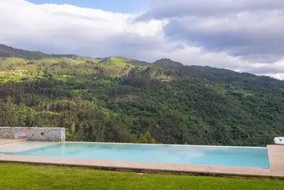 Image de Casa com Piscina e Jacuzzi Privado - Gerês