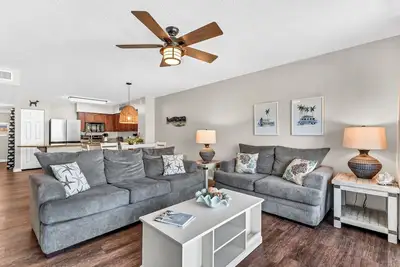 Image de Island Princess 417 - 3 Bd 3 Ba w beach service 3-1 until 10-31. 2 King beds! !