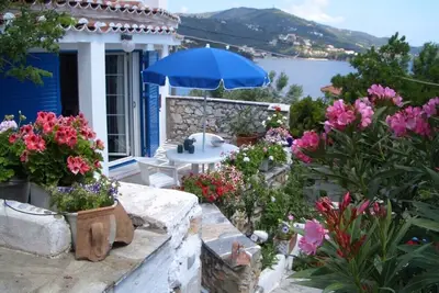 Image de Komfort-villa im Blütenparadies mit Strandzugang