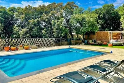 Image de 2 logements indépendants dans villa+piscine jardin