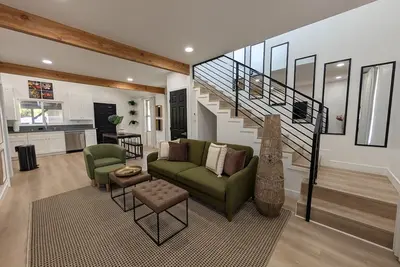 Image de Best Location pet friendly Home just renovated