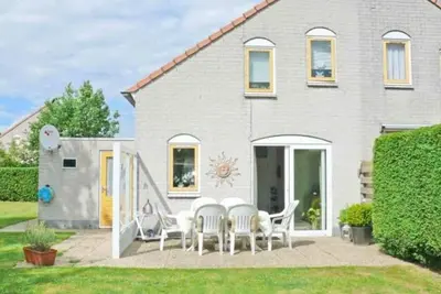 Image de In Breskens, on vacation park Fort Soleil, you will find this semi-detached vacation home Zeezwaluw Nr 29 with a living comfort of approx. 103 m2.