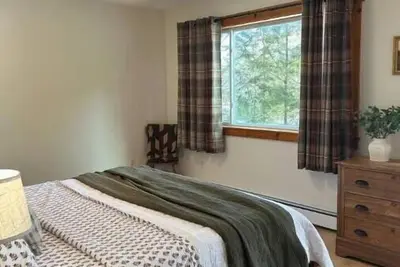 Image de Hermit Lake House living in the Hart of New Hampshire's Lake Region.