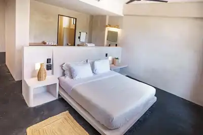 Image de Private Loft | Starlink | A/C | Cleaned Daily