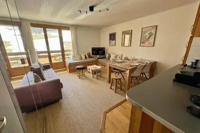 Image de 50m du centre station, 1er étage, balcon, télévision, casier à ski, 29m², Serre Chevalier