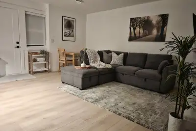 Image de Cozy New basement suite located in beautiful Silver Valley, Maple Ridge