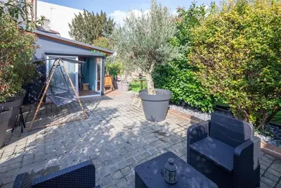 Image de Maison avec spa et piscine privée à Paris animaux de compagnie pas accepté