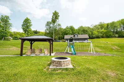 Image de Mountainside Loft Cabin 45l-Hot Tub