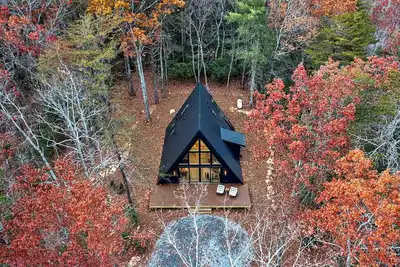 Image de Simplicity has \"A\" style of its own! Brand new mountain retreat in East Ellijay