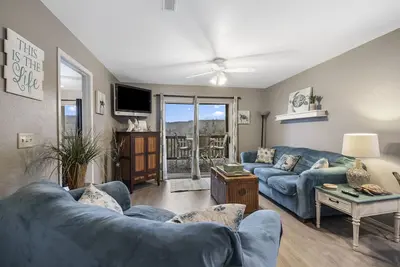 Image de Pet Friendly | No Stairs | Deck + Lake Views