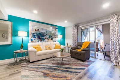 Image de Family friendly in the heart of Westlake Village! King beds, workstation, printer