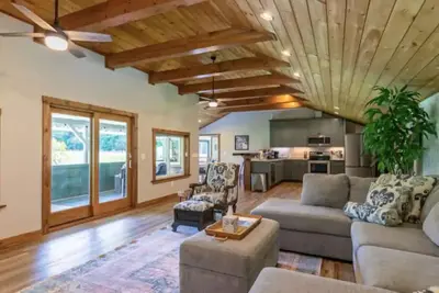 Image de Trail House on the Parkway