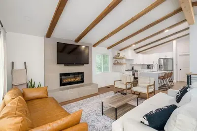 Image de New! Cda Retreat on Golf Course - Close to Downtown, Shopping, Hiking & Skiing