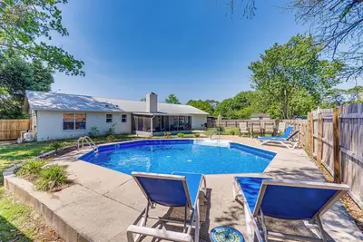 Image de Charming Pensacola Home w/ screened Lanai & Grill!