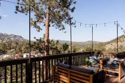 Image de Rocky Mountain Overlook, Families/Groups/Pets
