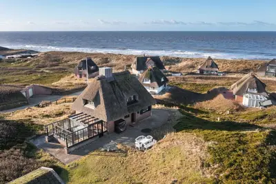 Image de Friesen Hüs - Traditionelles Friesenhaus Unter Reet mit Meerblick