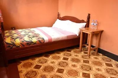 Image de Amahoro Guest House - Chambre Double avec Salle de Douche Privée