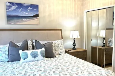 Image de Maui is calling! Sand in your toes, warm ocean breezes.