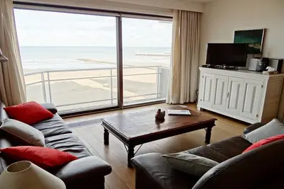 Image de Appartement à Nieuport situé avec vue frontale sur la mer