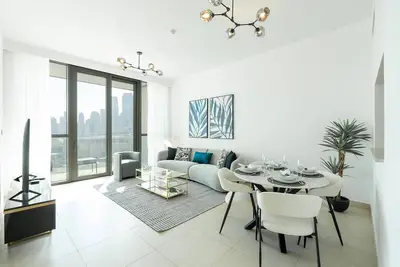 Image de Downtown Escape: Lush 2br w\/ Burj Khalifa View