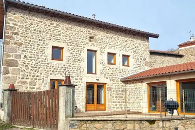 Image de Gîte spacieux avec terrasse en forêt, 12 lits, proche randonnées