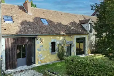 Image de Longère Percheronne avec jardin clos et cheminée luxueuse