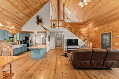 Image de Games | Tub | Grill | Deck + Views | Sleeps 16+