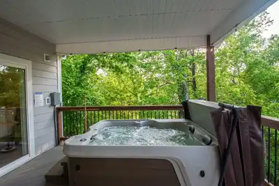 Image de Mini Waves | Lakefront, Hot Tub, Near Downtown Branson and the Landing