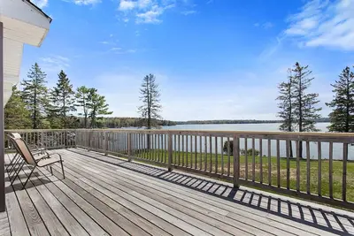 Image de Waterfront Retreat 3br/2ba on Taunton Bay. Located near Acadia National Park.