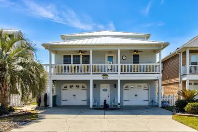 Image de 🐚 Last Chance: 5br House | Fenced Yard | Walk 2 Beach 🐚