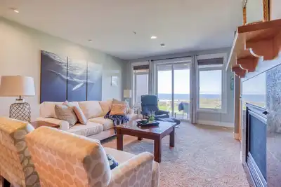 Image de Modern, Ground-Level Oceanfront Condo Near Nye Beach, Newport, Three Bedroom