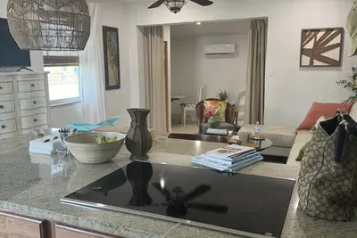 Image de Cozy home near Warm Mineral Springs. Close to best beaches around. Pet friendly!