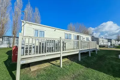 Image de Lovely caravan with decking at Manor Park in Hunstanton ref 23091t