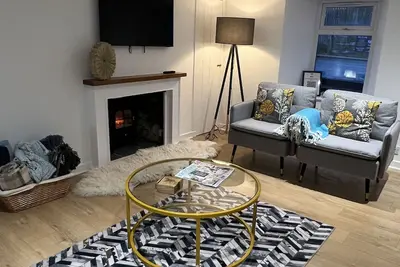 Image de Spacious 2-Bed Fresh Renovation Millhouse Cottage in Crieff