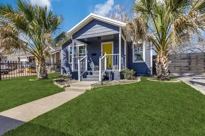 Image de Charming Fort Worth Getaway: Modern Comfort Meets Southern Hospitality