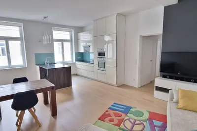 Image de Moderne Altbauwohnung in Zentraler Hofruhelage!