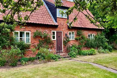 Image de Delightful rural country cottage, Great for families and groups, large garden and a big hot tub!