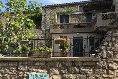 Image de Appartement \"Chez Mémé De La Maréchale\" avec piscine privée et Wi-Fi
