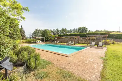 Image de Ferme 'Agriturismo Selvoli - La Civetta' avec piscine partagée, terrasse privée et Wi-Fi