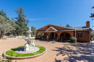 Image de Villa 'Finca El Palomar De La Viña' avec vue sur la montagne, piscine privée et Wi-Fi